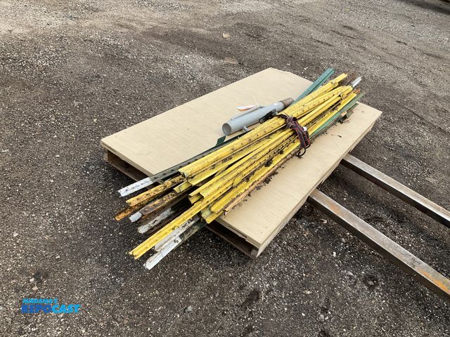 Lot 2-40355 - Approx (20) metal fence posts and a manual post driver tool