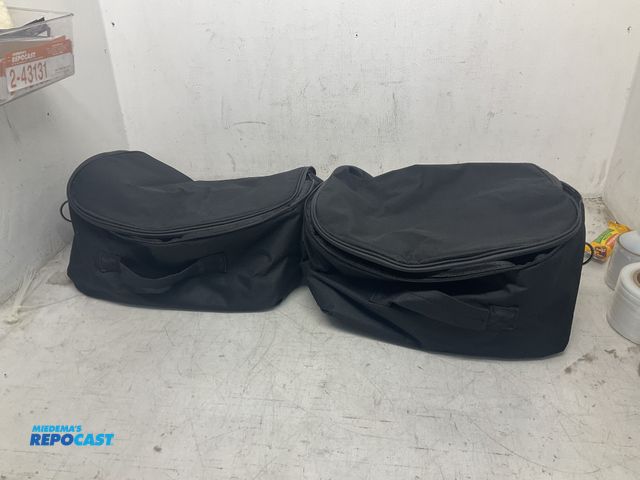 Lot 2-92155 - Pair of New Heavy Duty Lined Hand Bags