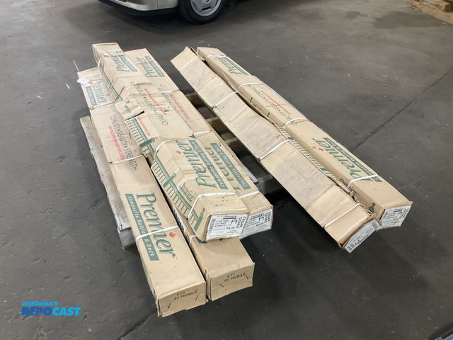 Lot 2-40514 - (6) Premier 6’ x 36” composite cedar deck railing kits, unused in origin Boxes