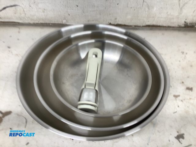 Lot 2-94756 - Kitexpert Pan Set