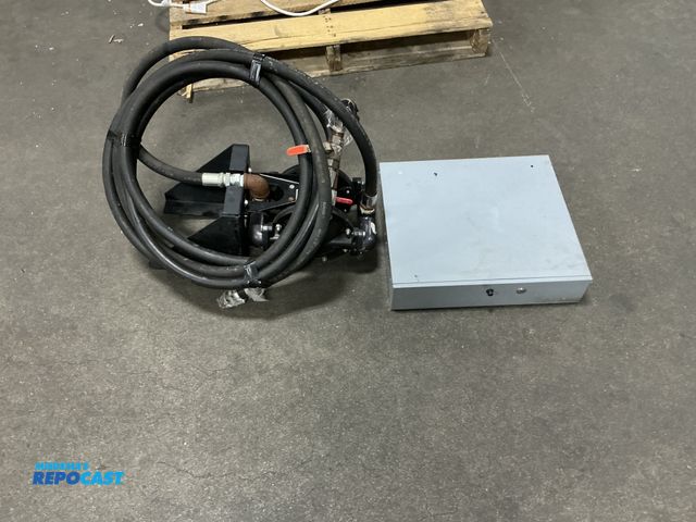 Lot 2-28610 - Ir aro pnuematic fluid transfer pump system and a locked drawer.
