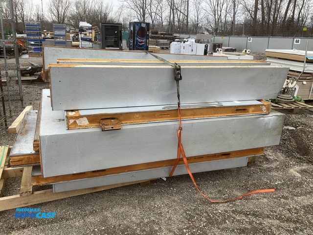 Lot 2-67110 - 70 x 70 x 86" Walk-in Cooler