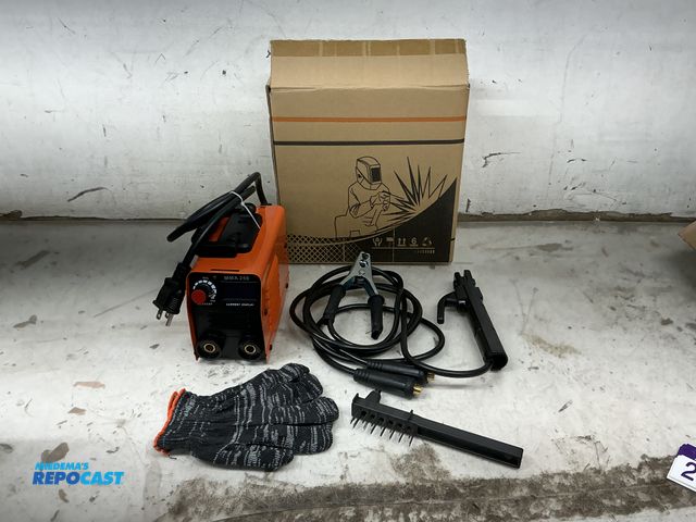 Lot 2-93071 - Electric Welding Machine Model:MMA-250 Input Current: 43A Input Voltage: AC110V Input Power: 4.8KW