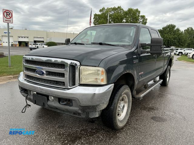Lot 2-91044 - 2004 Ford F250 Lariat Crew Cab Standard Box Pickup Truck 4x4