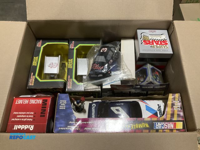 Repocast.com - Lot 2-76224 - Box of Various Collectible Racing ...