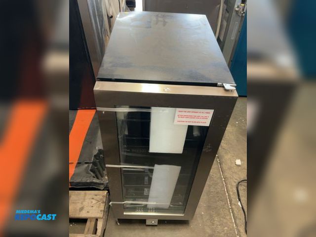 Lot 2-13760 - Scratch & Dent Vinotemp VT-OUTDR15GD Outdoor wine and beverage cooler