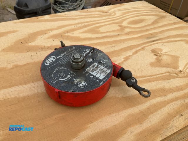 Lot 2-18506 - Ingersoll Rand tool balancer item#BMDLN