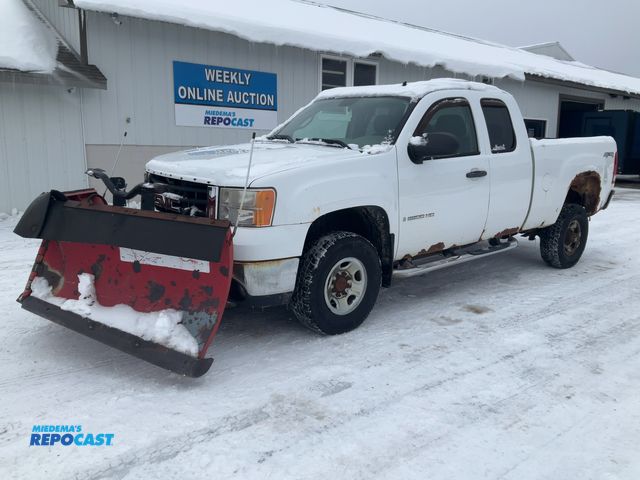 Lot 2-60883 - 2008 GMC Sierra SLE1 Extended Cab Standard Box Pickup Truck 4x4 Includes The Boss 8’2” V plow