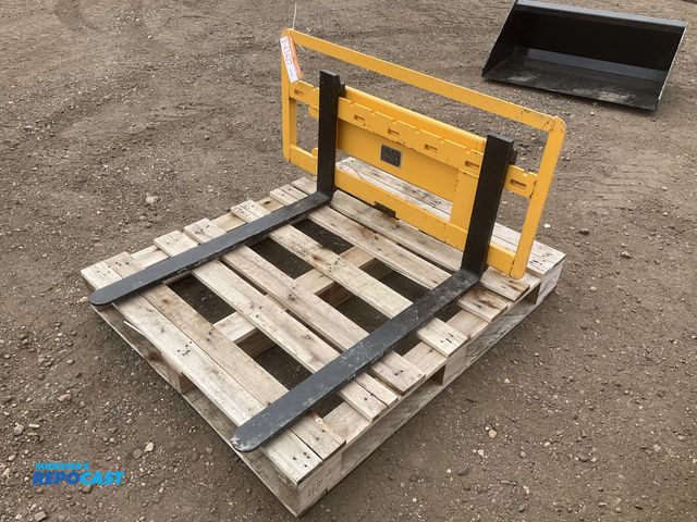 Lot 2-43427 - 2025 Starvox 36” fork attachment for a mini skid steer, model SW-CPF36, 1200 lb capacity, 39-1/2” wi...