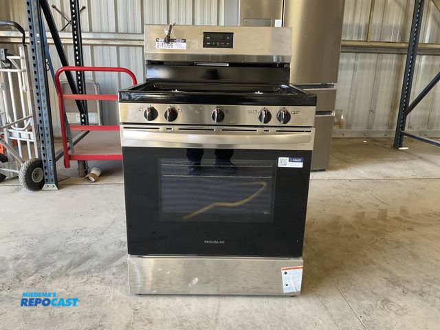 Lot 2-11099 - Scratch & Dent Gas Free Standing Frigidaire  FCRG3052BS Range