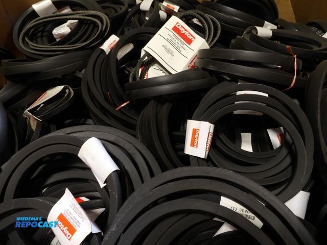 Lot 2-58288 - Lot of approx. (160) new assort Dayton V Belts, various sizes, applications, General Purpose, indust...
