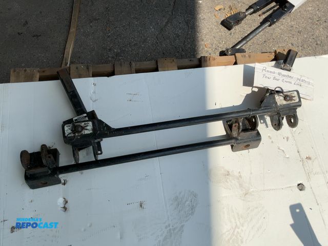 Lot 2-36485 - Road master 1427-1 tow bar cross links