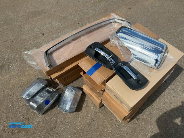 Lot 2-11603 - Freightliner Cascadia parts including (4) sets of exterior door handles, (8) chrome mirror covers, a...