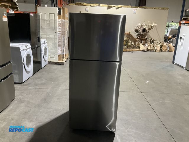 Lot 2-46475 - Scratch & Dent Samsung RT70F18LASR Refrigerator/Freezer