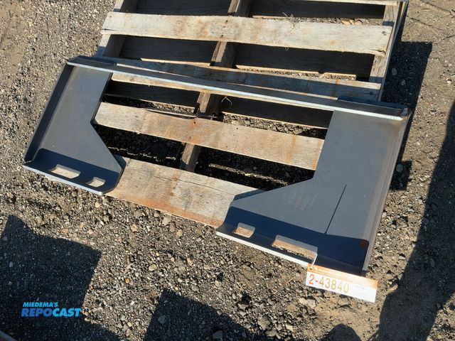 Lot 2-43840 - New Wolverine Universal Skid Steer Quick Attach Mounting Plate