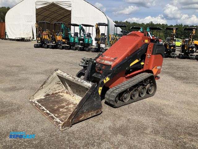 Lot 2-11197 - 2021 Ditch Witch SK800 Skid Steer