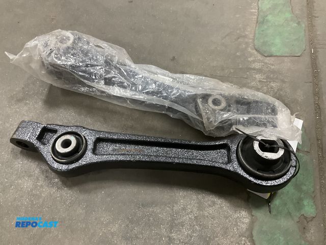 Lot 2-56942 - Lot of (2) SCARK640664 Control Arms