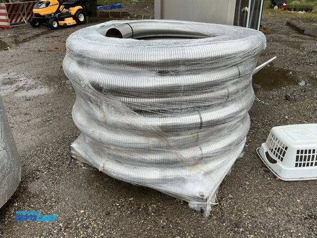 Lot 2-64130 - Metal Flex pipe length unknown model FLTBLK525SS