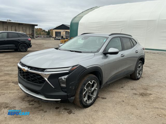Lot 2-71342 - 2024 Chevrolet Trax LT SUV FWD