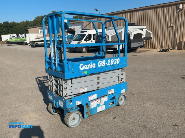 Lot 2-40527 - 2019 Genie GS-1930 Scissor Lift