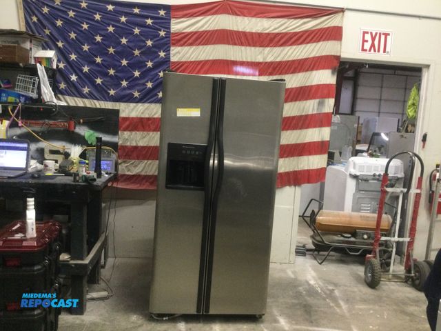 Lot 2-59566 - Frigidaire side by side Refrigerator/Freezer Frigidaire side by side
indoor ice and water
precision ...