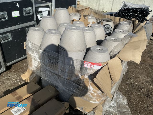 Lot 2-73435 - approx. 860 11" hanging baskets, no hangers