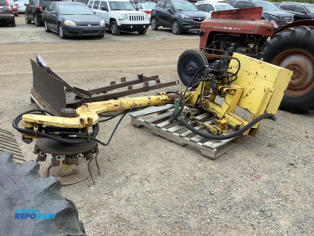 Lot 2-34971 - Farm tractor mounted Weed Badger in original condition- Three point hitch mounted, PTO driven hydrau...