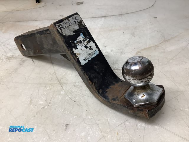 Lot 2-27347 - reese truck and car rear hitch receiver with 1 7/8 inch ball, has a 6 inch drop hitch, made of 2 inc...