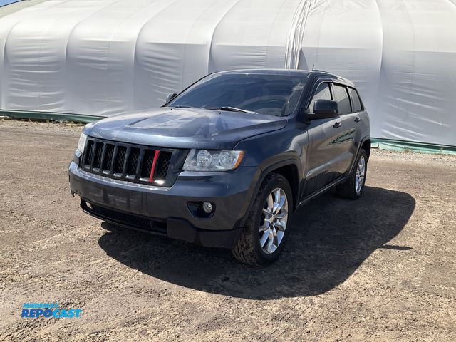 Lot 2-30107 - 2013 Jeep Grand Cherokee Laredo Wagon 4x4