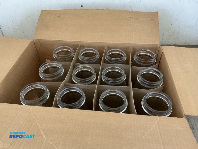 Lot 2-76315 - Ball One dozen 26oz mason home canning jars