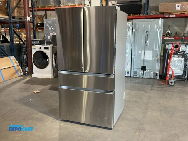 Lot 2-45928 - Scratch & Dent LG LF30S8210S Refrigerator/Freezer