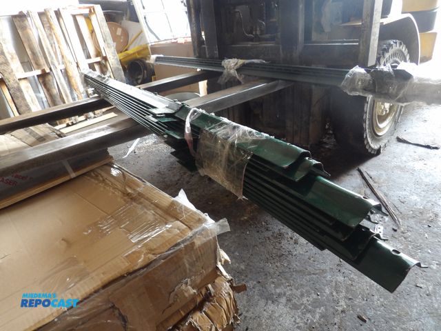 Lot 2-53907 - Lot of (10) Heavy-duty U-Post, 6ft