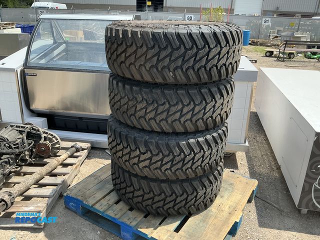 Lot 2-96553 - 4 Atturo 35x12.50R20LT Trail Blade 40psi Tires