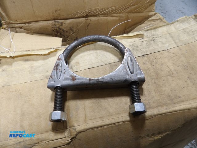 Lot 2-53945 - Lot of (50) Heavy-duty Exhaust Clamps, 2-1/2", 3/8" bolt Size