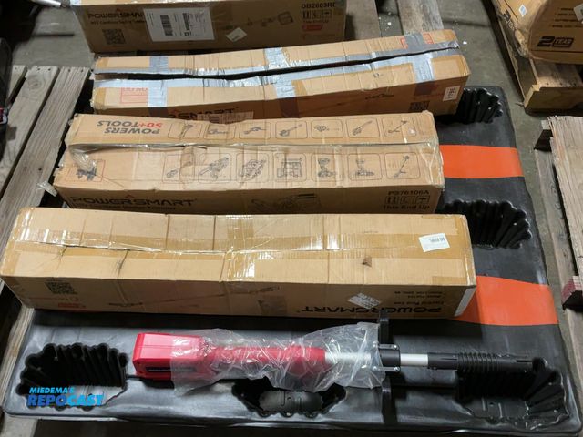Lot 2-18737 - Lot of Powersmart tools. (2) PS6109 Pole Saws, (1) PS76106A Cordless Hedge Trimmer, &amp; (1) handle...