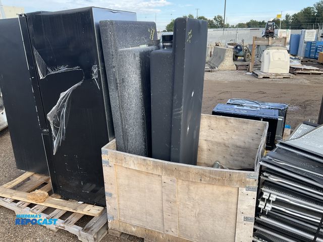 Lot 2-33809 - Crate of black tanks &amp; Power torque jacks