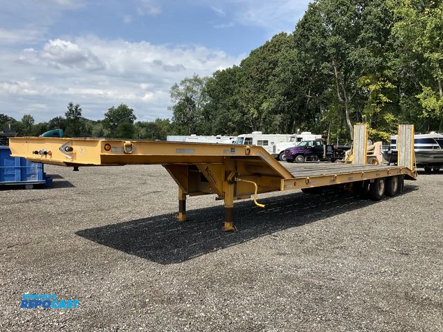 Lot 2-90857 - 2006 Kaufman Fifth Wheel Equipment Trailer