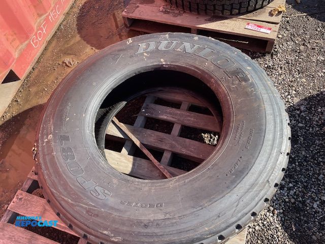 Lot 2-72681 - 1 Recapped Dunlop 11 R 22.5 tire.