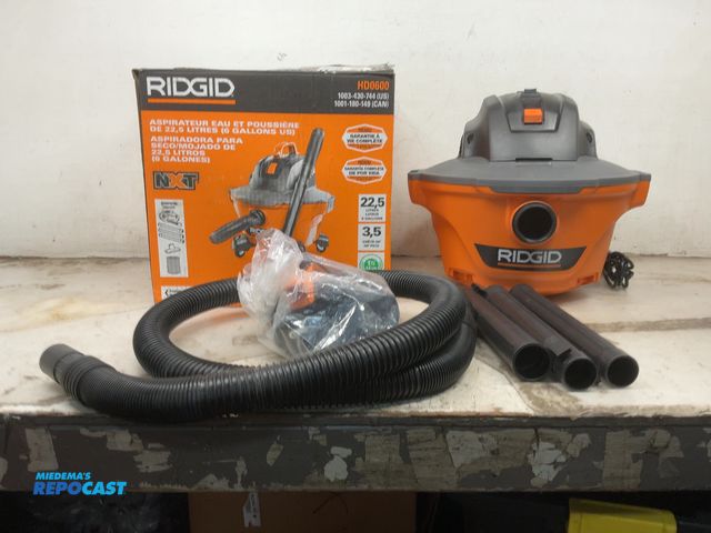 Lot 2-14641 - Ridgid 6 Gallon Wet/Dry Shop Vac Model HD0600 3.5 Peak HP ( light use, cleaned, tested and works per...