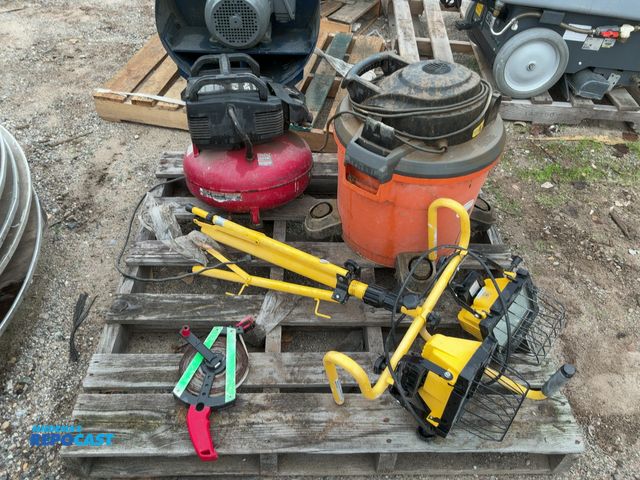 Lot 2-67787 - Lot of dual head work lights, a Ridgid wet/dry vac, a Porter Cable air compressor, etc.