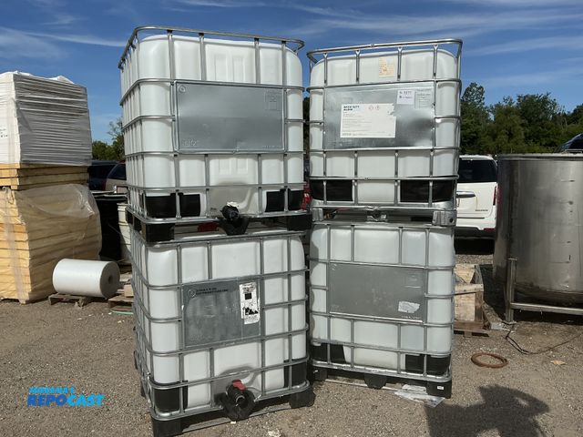 Lot 2-95074 - Lot of (4) 1000L ibc totes