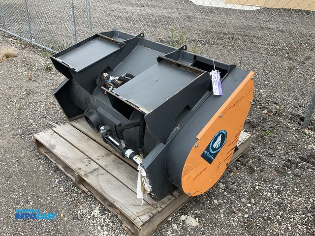 Lot 2-31765 - Wolverine Skid Steer Concrete Mixer Attachment Quick Attach Hydraulic Powered