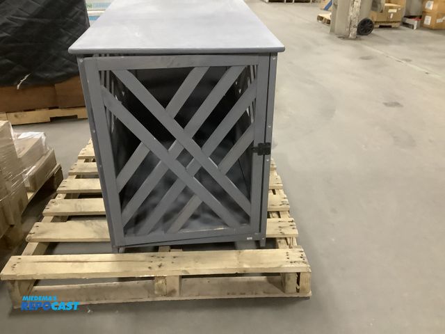 Lot 2-63380 - Gray wooden dog kennel