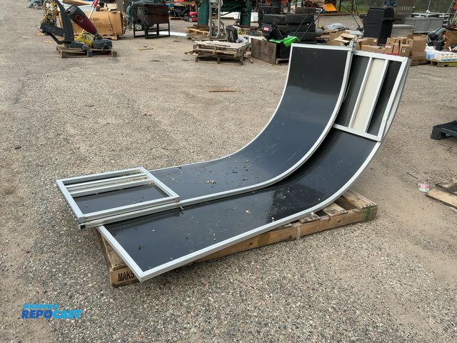 Lot 2-74076 - Lot of (2) Pontoon Corner Fence Panels with Gate.