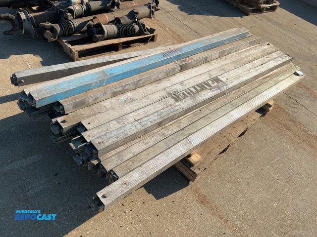 Lot 2-11190 - (20) Load Bars for Semi Trailers, fit e-track