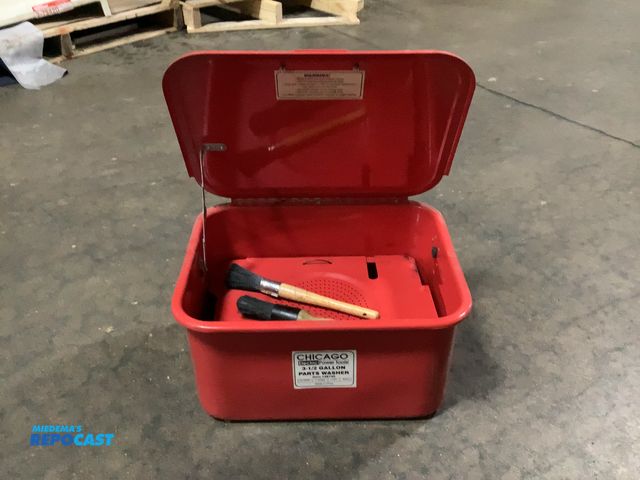Lot 2-27283 - Chicago Tools 3.5 gal parts washer