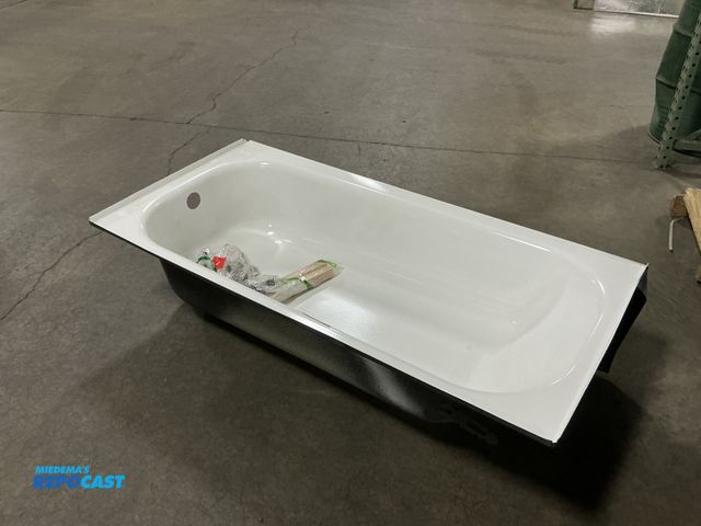 Lot 2-99691 - ProFlo PFB14CRWH Folsom 60 in. x 30 in. Soaker Alcove Bathtub with Right Drain