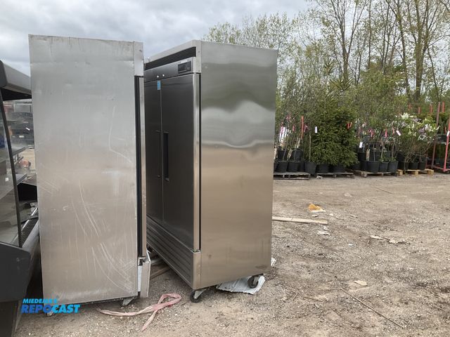 Lot 2-35322 - 2 coolers for restaurant equipment.