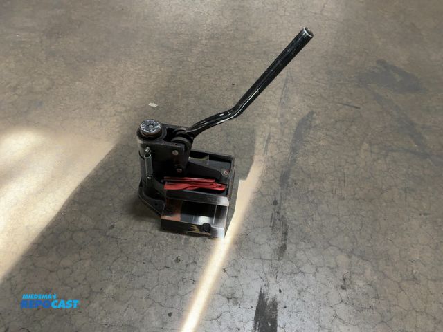 Lot 2-67372 - clicker die cutting press