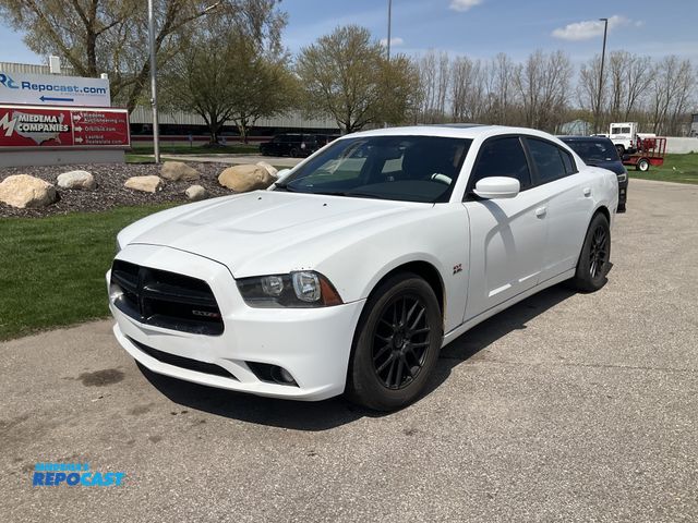 Lot 2-17528 - 2011 Dodge Charger SE Sedan RWD